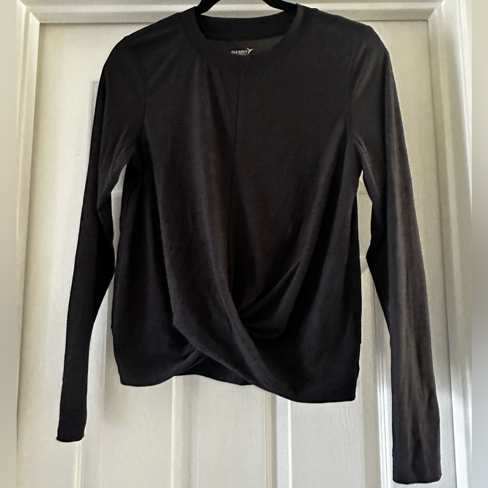 Old Navy Black Gray Twist Front Workout Shirt